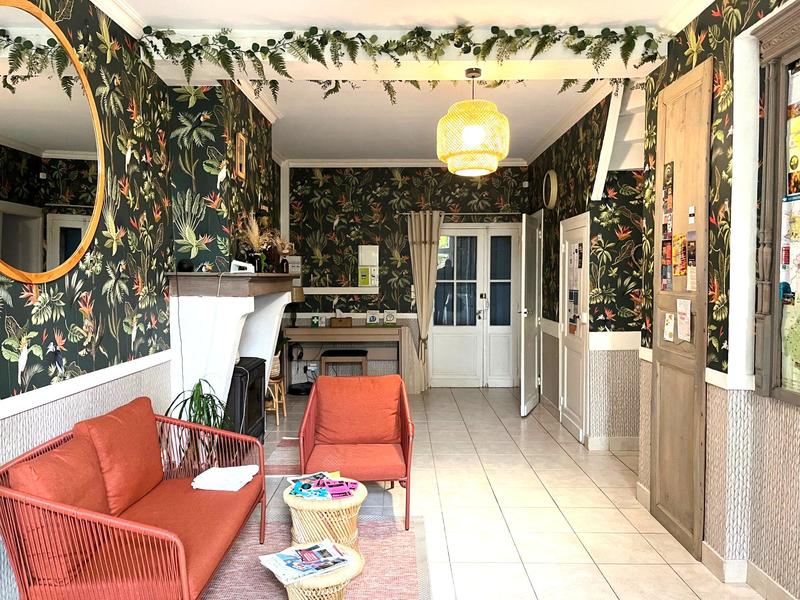 Maison ancienne - 432 m² - 15 pièces