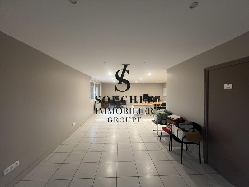 Bureau - 390 m²