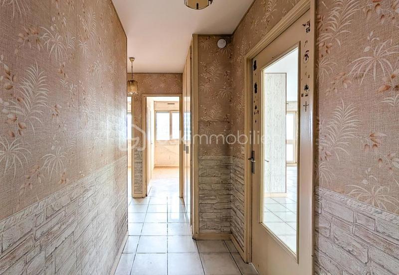 Appartement - 64 m² - 4 pièces