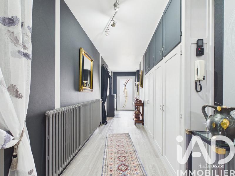 Maison - 243 m² - 7 pièces