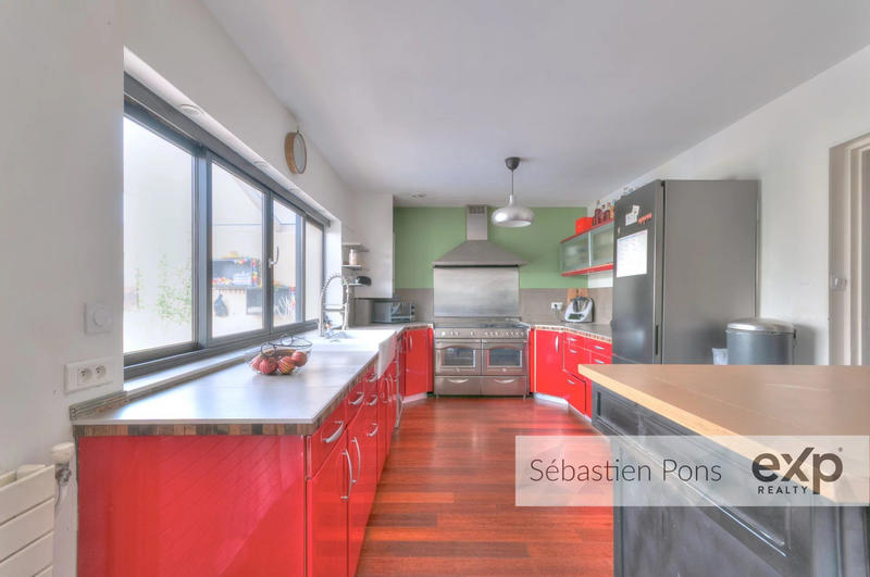 Maison - 177 m² - 7 pièces