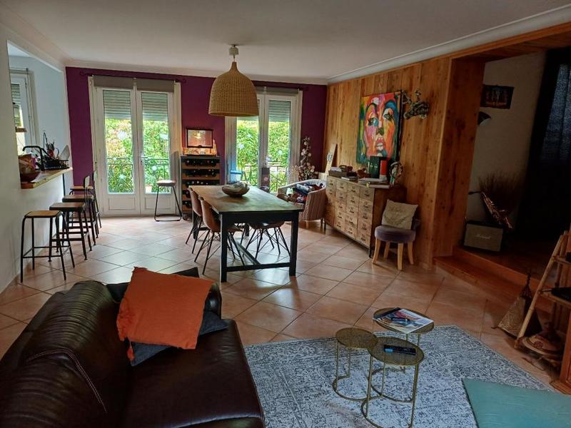 Villa - 200 m² - 8 pièces