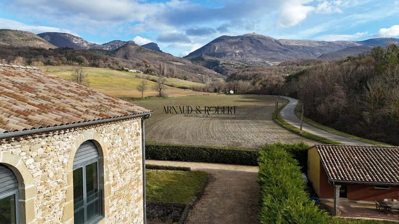 Maison ancienne - 473 m² - 9 pièces