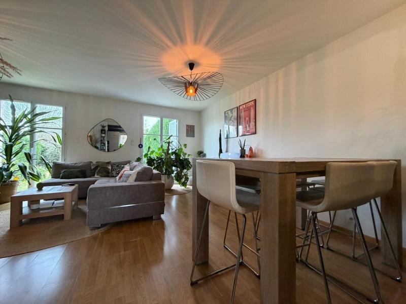 Maison - 94 m² - 5 pièces