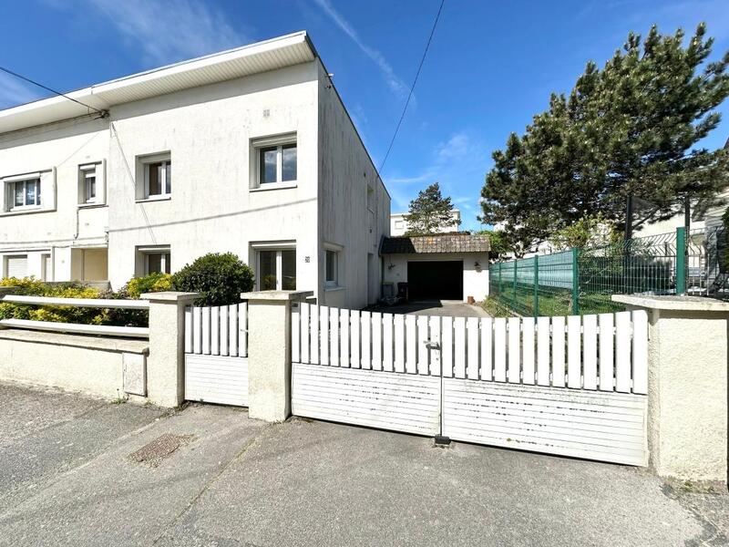 Maison - 94 m² - 5 pièces