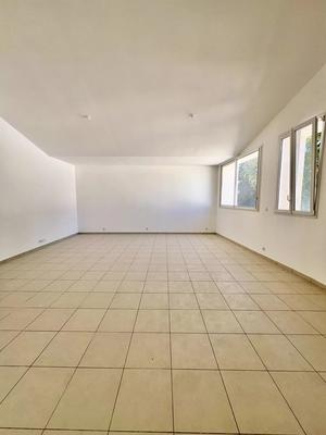 Appartement - 82 m² - 3 pièces