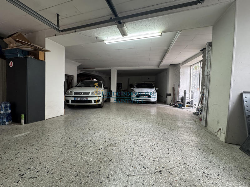 Parking / Garage - 73 m²