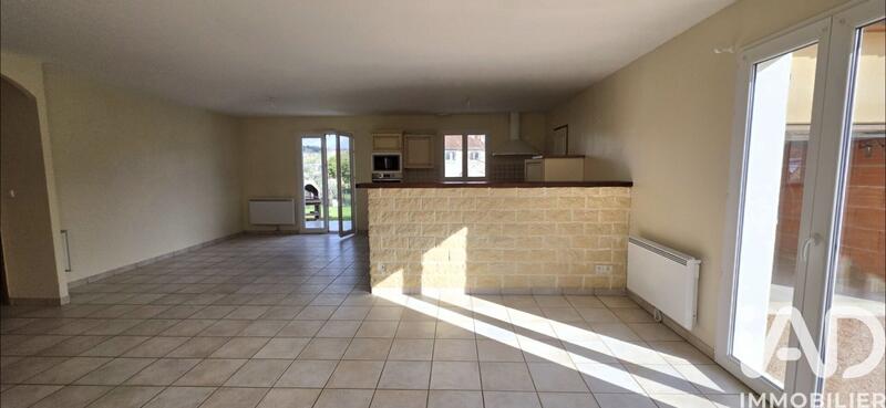 Maison - 104 m² - 5 pièces