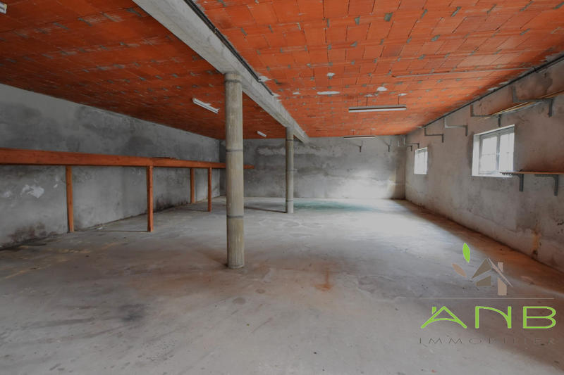 Local commercial - 580 m² - 4 pièces