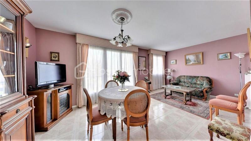 Maison traditionnelle - 115 m² - 8 pièces