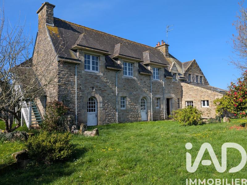 Maison - 270 m² - 8 pièces