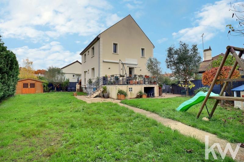 Maison - 180 m² - 7 pièces