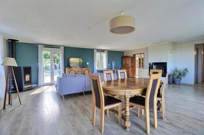 Maison - 266 m² - 11 pièces
