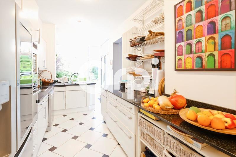 Maison de ville - 255 m² - 7 pièces