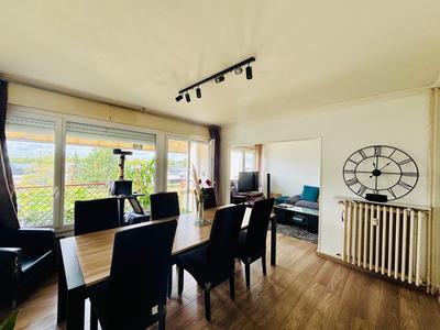 Appartement - 72 m² - 4 pièces