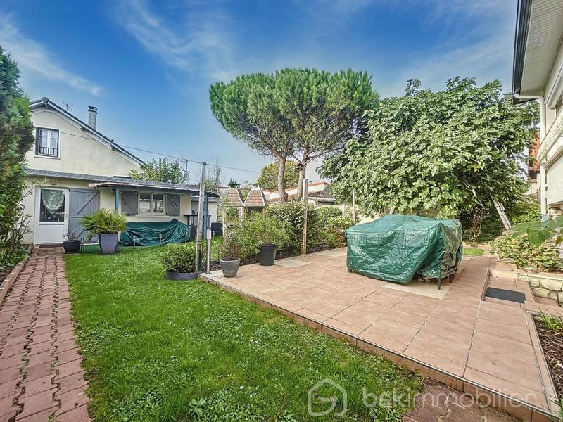 Maison traditionnelle - 138 m² - 6 pièces