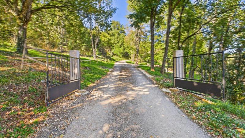 Mas - 780 m² - 20 pièces