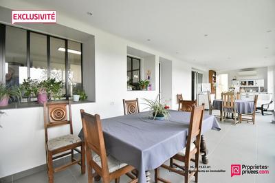 Maison - 180 m² - 9 pièces