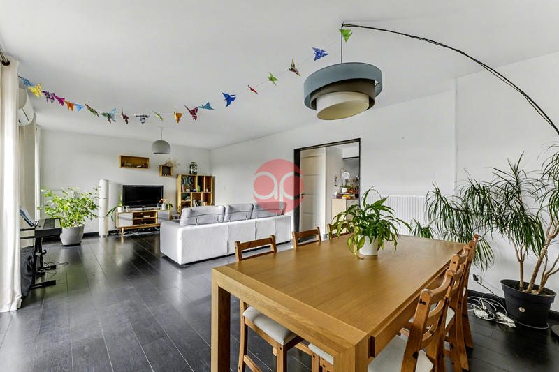 Appartement - 102 m² - 4 pièces