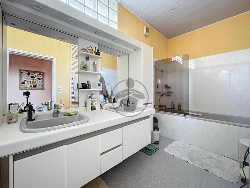 Maison - 188 m² - 6 pièces