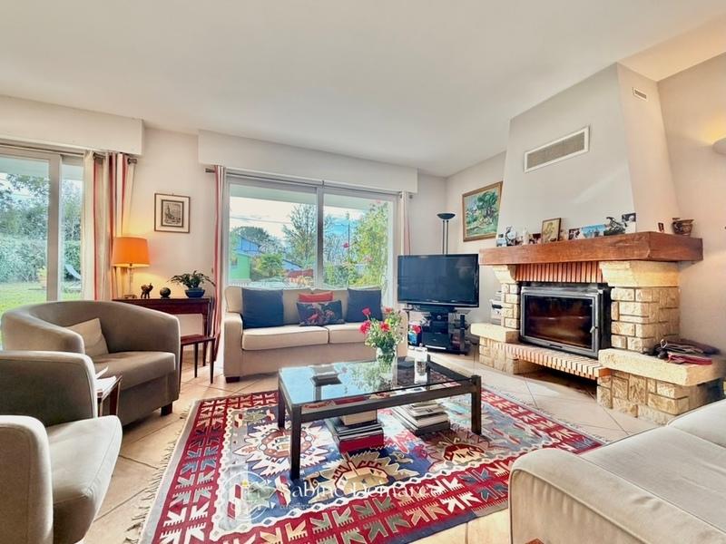 Maison - 230 m² - 6 pièces