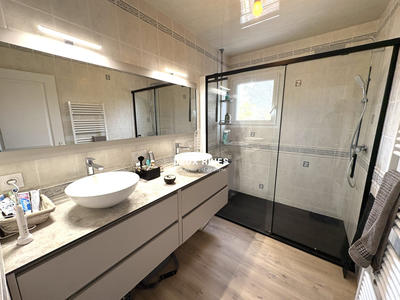 Maison traditionnelle - 146 m² - 6 pièces