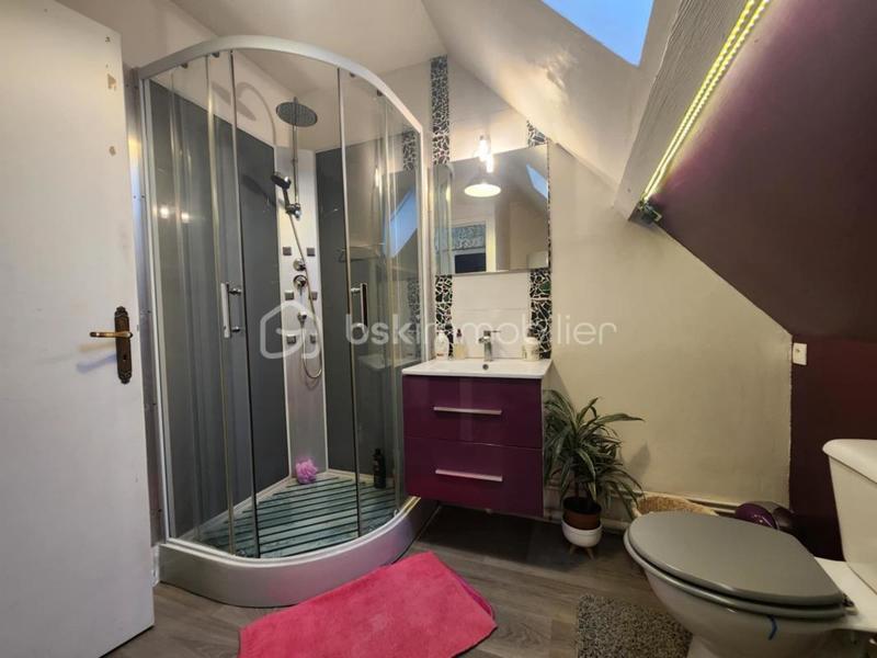 Maison traditionnelle - 260 m² - 7 pièces