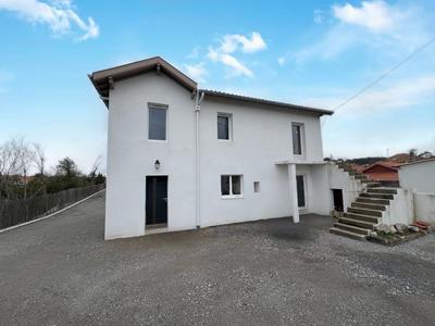 Appartement - 96 m² - 4 pièces