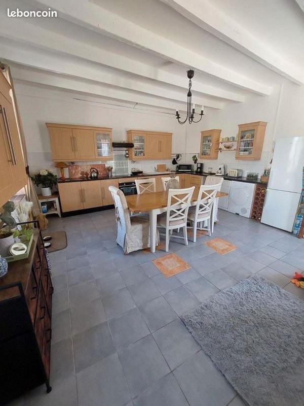 Maison - 326 m² - 13 pièces