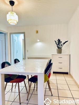 Chambre - 13 m² - 1 pièce