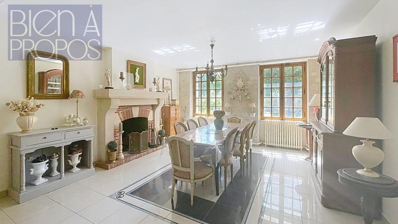 Maison ancienne - 340 m² - 10 pièces