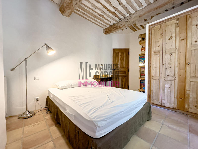 Maison - 227 m² - 8 pièces