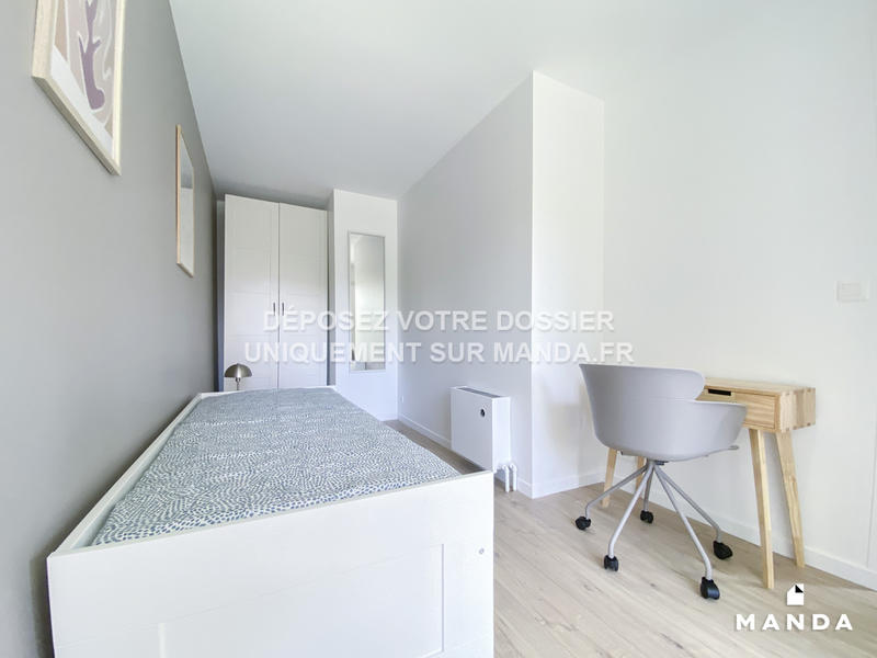 Chambre - 9 m² - 5 pièces