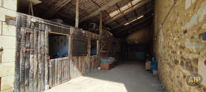 Maison - 236 m² - 7 pièces