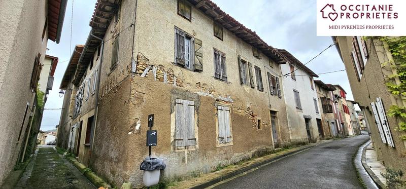 Maison de village - 350 m² - 8 pièces