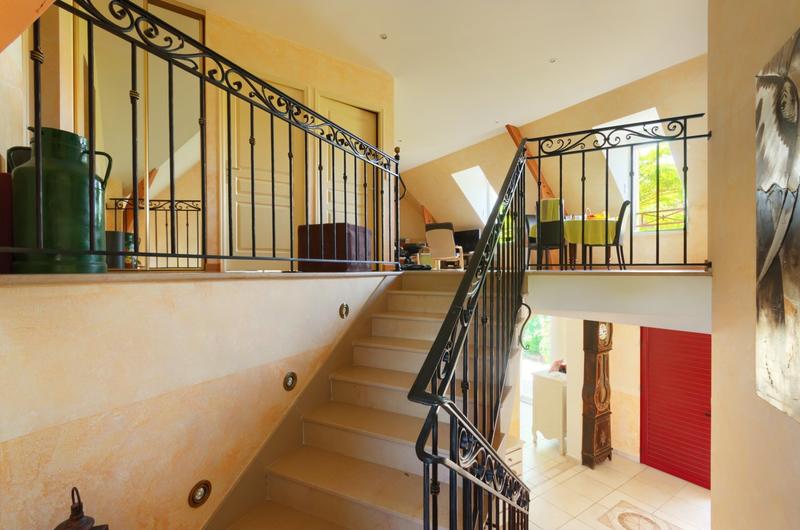 Maison - 300 m² - 8 pièces