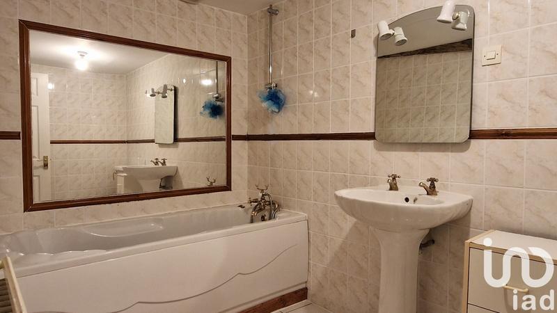 Maison - 189 m² - 8 pièces