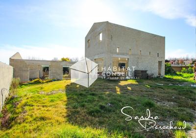 Maison - 180 m² - 6 pièces