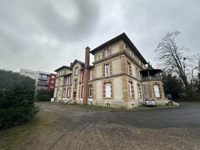 Appartement - 95 m² - 5 pièces