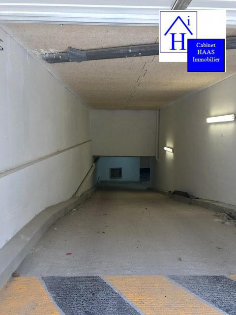 Parking / Garage