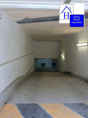 Parking / Garage