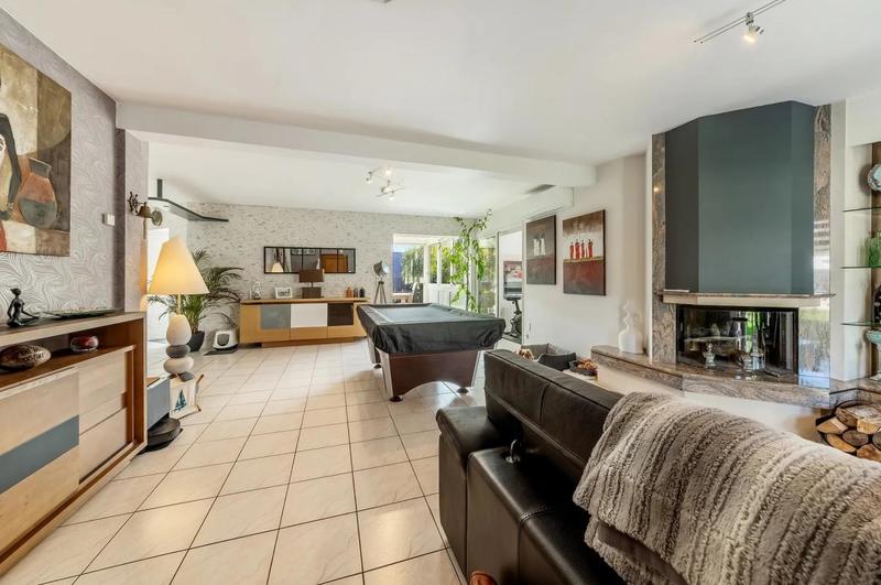 Maison - 186 m² - 7 pièces