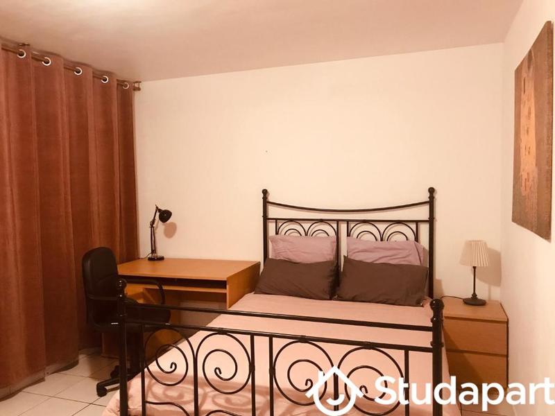 Chambre - 14 m² - 1 pièce