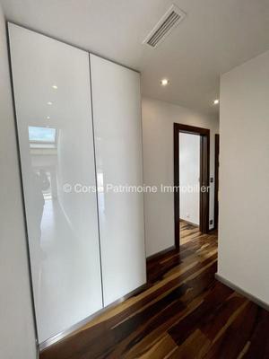 Appartement - 125 m² - 5 pièces