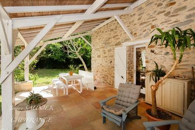 Maison traditionnelle - 317 m² - 9 pièces