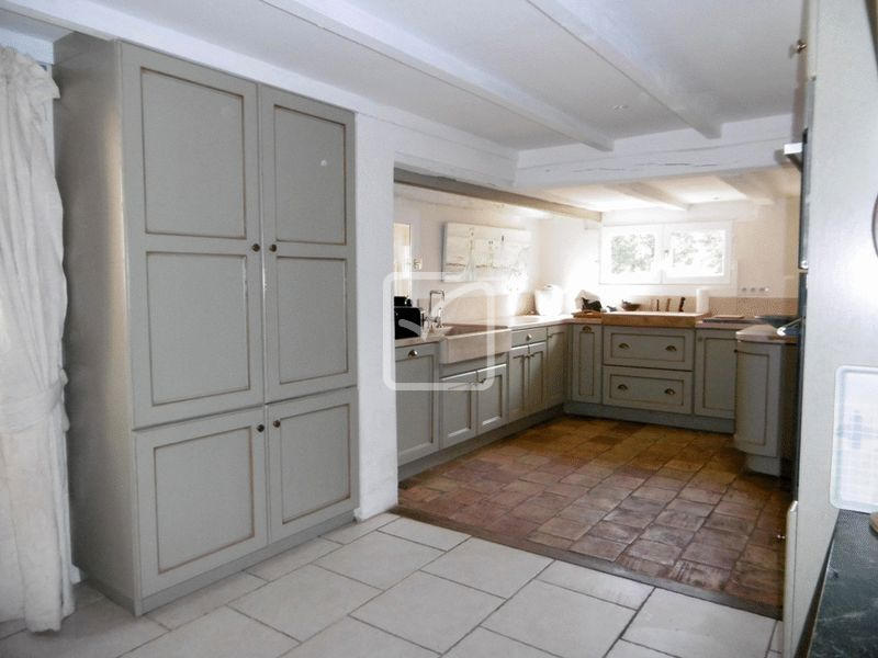 Propriété - 287 m² - 12 pièces