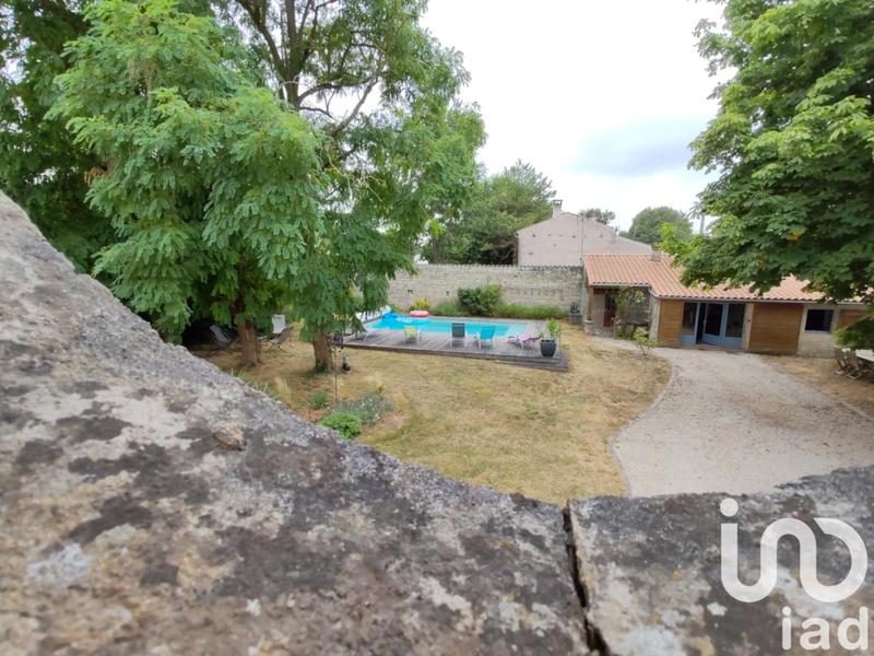 Maison - 239 m² - 9 pièces