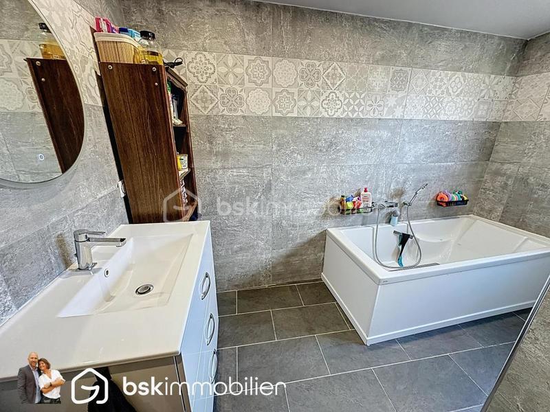 Maison - 94 m² - 4 pièces