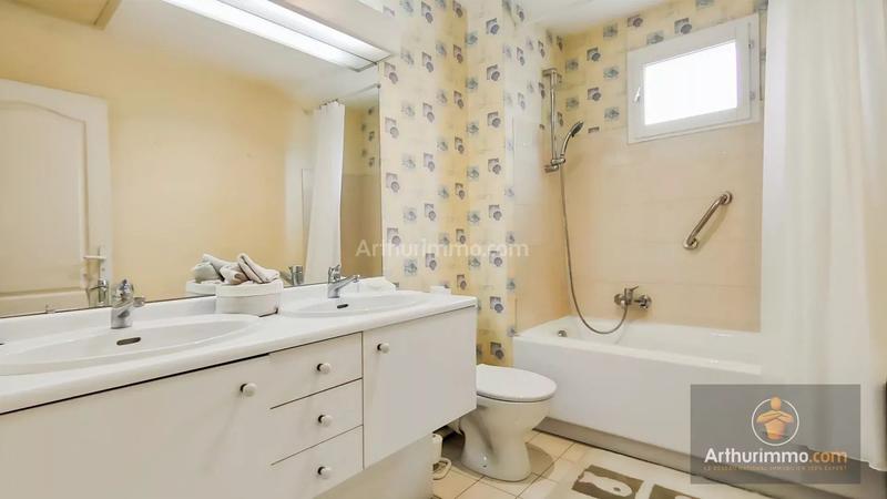 Maison - 162 m² - 6 pièces