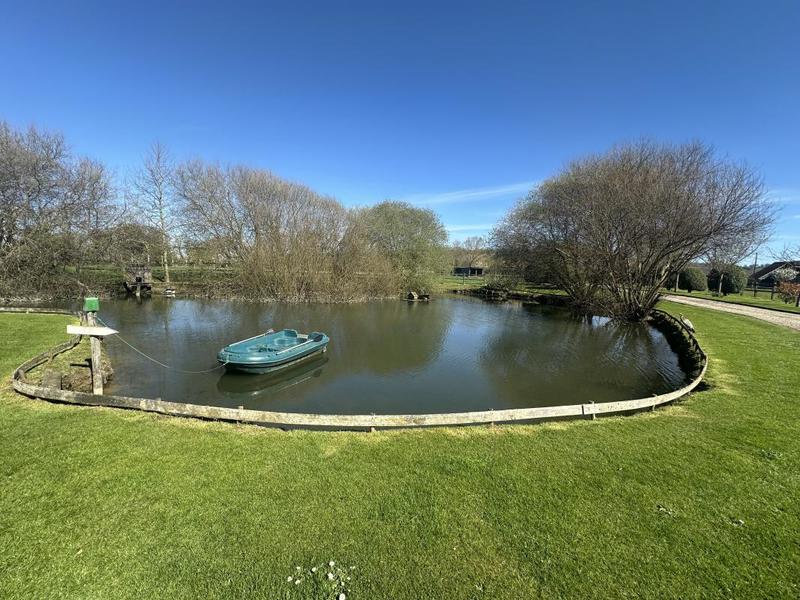 Maison - 471 m² - 14 pièces